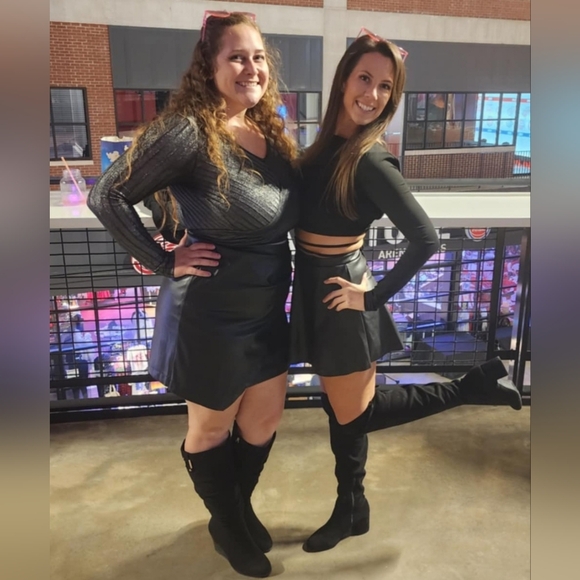 Bookmark my closet! - Picture 3 of 6